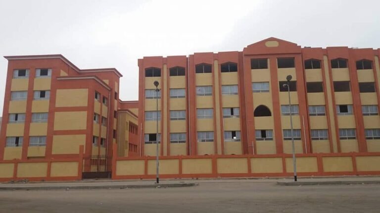 مدرسة منارة مودرن