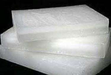 شمع برافين خام